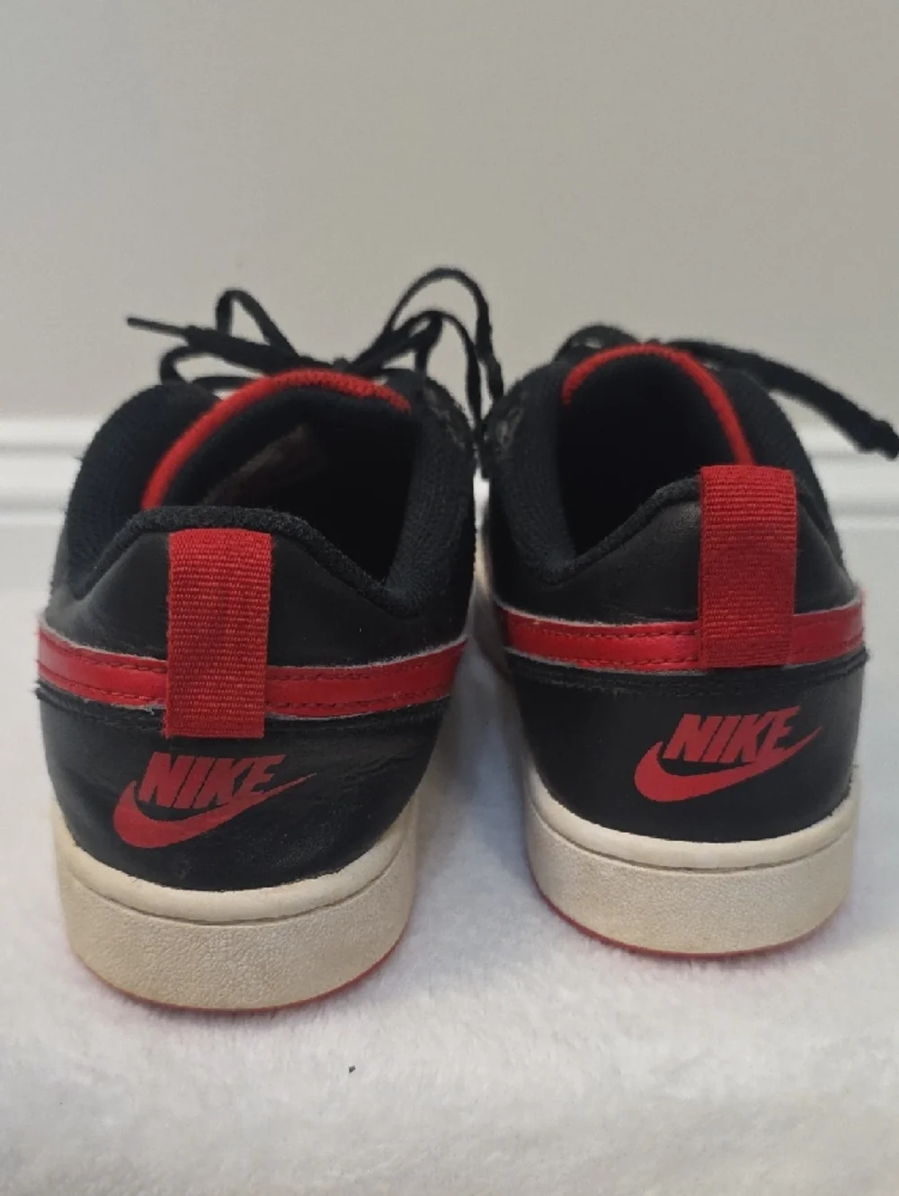 Nike Low-Top Court Borough Low 2 GS 'Bred' SIZE YOUTH 5.5